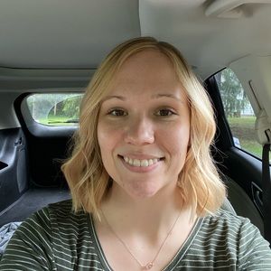 Meet your Posher, Emily